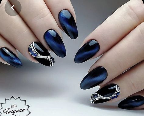 Nails Inspiration Dark, Victoria Nails, Types Of Fake Nails, Acrylic Nails Ideas, Blue Nail Art Designs, Magnetic Polish, Dark Blue Nails, Unghie Nail Art, Magnetic Nails