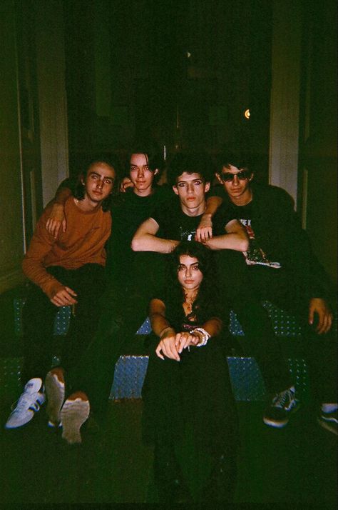 Casual Band Photoshoot, Punk Film Photography, Rockstar Band Aesthetic, Group Band Photography, Band Photos Aesthetic, Pop Rock Band Aesthetic, Alternative Band Photoshoot, 90s Camera Photos, Band Groupie Aesthetic