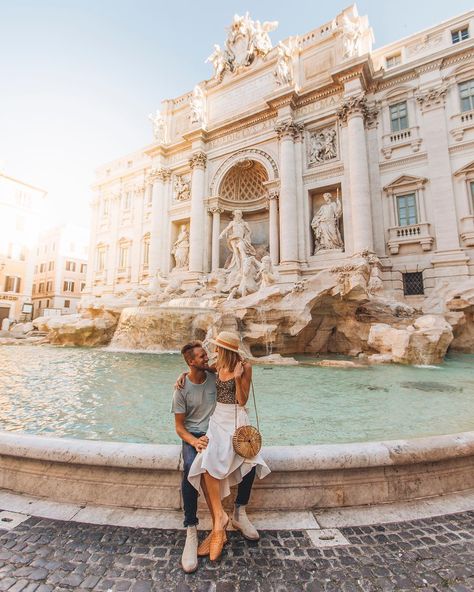 Trevi Fountain pic at sunrise in Rome, Italy // via Instagram @leaguetravels Couple Travel Photos, Visit Rome, Rome Photo, Italy Pictures, Couple Travel, Explore Italy, Foto Tips, Vegas Trip, Trevi Fountain