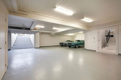 House Underground, Casa Garage, Underground Garage, Underground Parking, Luxury Garage, Garage Interior, Garage Plans, Secret Rooms, Parking Design