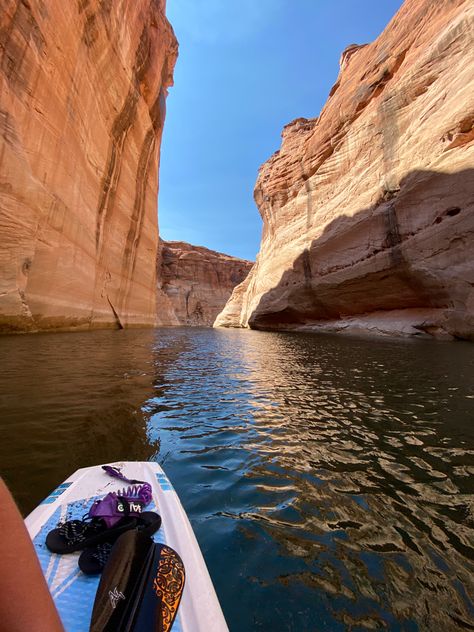 Lake Powell UT📍 Lake Powell Aesthetic, Powell Lake, Crazy Places, Angeles Aesthetic, Traveling Lifestyle, Los Angeles Aesthetic, Adventure Aesthetic, Lake Powell, Euro Summer