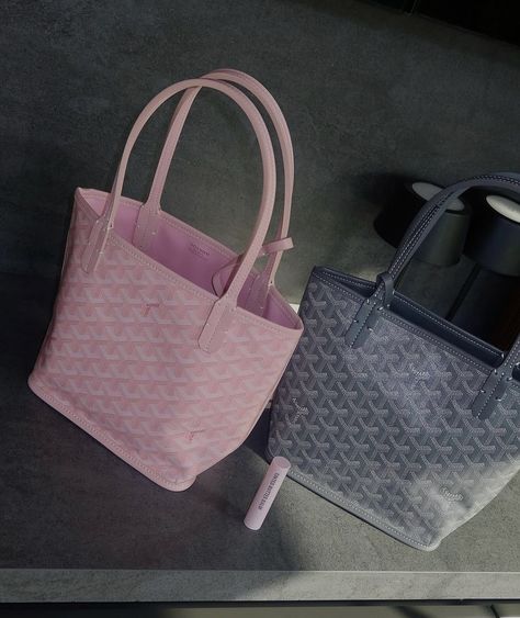 m ✨ (@PRADAXBBY) on X Women's Bags By Material, Handbag Essentials, Goyard Bag, Beauty Care Routine, Women's Bags By Shape, Women's Bags By Style, Doja Cat, Bag Fashion, Pink Bag