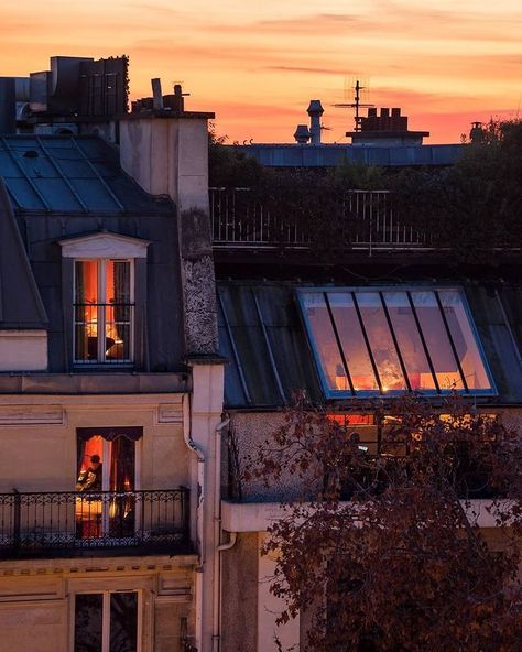 Parisienne Apartment, Night Window, Paris Rooftops, Paris Vibes, Parisian Vibes, Apartment In Paris, Window View, Dream Apartment, Mountain Paintings