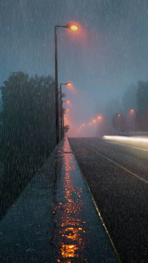 Rain Street, Rainy Sky, Rainy Street, Rain Pictures, Rain Photo, Rainy Day Aesthetic, Night Rain, Rain Wallpapers, Beautiful Views Video