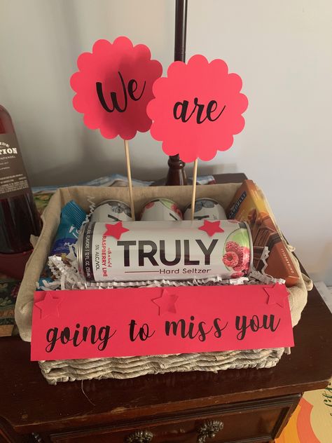 Goodbye Gifts For Friends Moving, Farewell Gift Ideas, Welcome Gift Basket, Gift For Coworker Leaving, Moving Party, Goodbye Party, Coworker Leaving, Gift Ideas For Coworkers, Goodbye Gifts