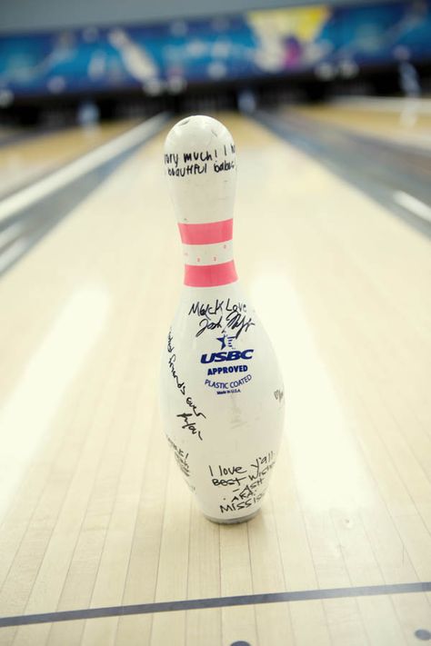 Wedding Bowling Alley, Bowling Alley Wedding, Bowling Wedding, Crazy Dreams, Coconut Bowls, Bowling Party, Anniversary Pictures, Arab Wedding, Knee Up