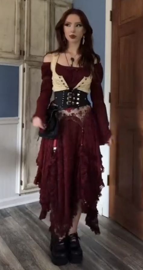 Layered Pirate Outfit, Formal Pirate Outfit, Feminine Pirate Outfit, Ageminifairy Pirate, Fantasy Corset Outfit, Goth Pirate Outfit, Pirate Fairy Aesthetic, Tavern Outfit, Red Pirate Outfit