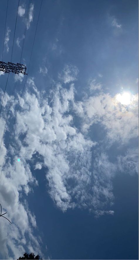 Blue sky with white clouds in the afternoon Realistic Sky Pictures, Afternoon Sky Aesthetic, Blue Sky Clouds Photography, Blue Sky Aesthetic, Afternoon Sky, Sky Wallpapers, Blue Sky Photography, Wallpaper Themes, Blue Sky Clouds