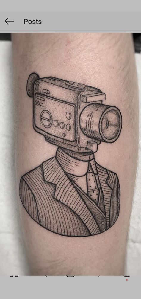 Vintage Camera Tattoos, Tattoo Door, Camera Tattoo Design, Camera Tattoos, Woodcut Tattoo, Traditional Tattoo Old School, Camera Drawing, Dotwork Tattoo, Camera Tattoo