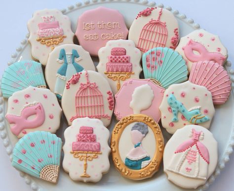 Marie Antoinette themed cookies by Miss Biscuit Vintage Wedding Cupcakes, Marie Antoinette Party, Biscuit Decoration, Themed Cookies, Pretty Cookies, Creative Cookies, Cookie Inspiration, Beautiful Cookies, Wedding Cupcakes