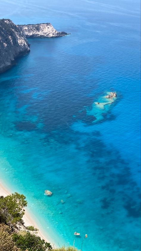 #greece#ocean#island#wow#lefkas Lefkas Greece, Greece Ocean, Ocean Island, Healthy Lifestyle, Greece, France, Lifestyle, Water, Green