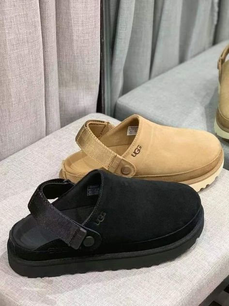 Ugh Clogs, Ugg Goldenstar Clog Outfit, Ugg Clogs Outfit, Shoes For Men Stylish, Ugg Clog, Ugg Clogs, Crocs Fashion, Trendy Shoes Sneakers, Pretty Shoes Sneakers