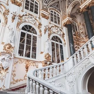 Ekaterina Core Aesthetic, Aesthetic Royal, Russia Aesthetic, Istoria Artei, Castle Aesthetic, Winter Palace, Royal Aesthetic, Baroque Architecture, 背景 シンプル