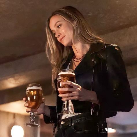 Bree Larson, Avengers Hawkeye, Arrow Dc, Arrow Dc Comics, Fantasy Literature, Captain Marvel Carol Danvers, Oh Captain My Captain, Danielle Panabaker, Comics Marvel