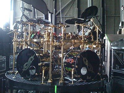 Joey Jordison Drum Kit Pearl Drum Kit, Double Bass Drum Set, Slipknot Corey Taylor, Drum Room, Joey Jordison, Pearl Drums, Drum Sets, Old Rock, Music Station