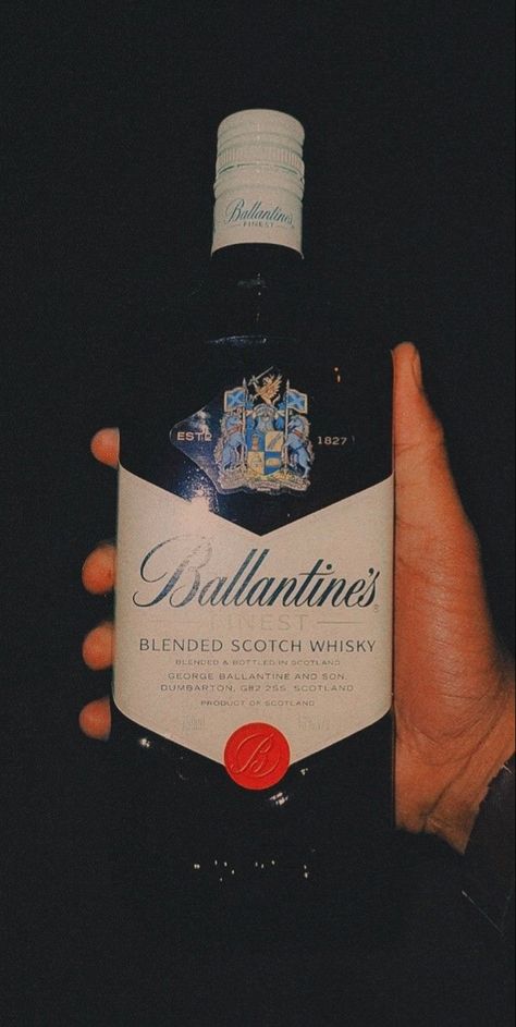 Ballentine Whisky Snap, Whiskey Snap, Liquor Snapchat, Blue Label Whisky, Ballantines Whisky, Beer In Hand, Alcoholic Drinks Pictures, Daaru Party Pic, Aesthetic Tumblr Backgrounds