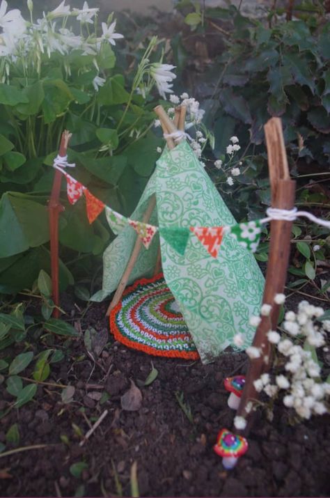 Fairy Garden Ideas - Supplies, Kits, Containers | Apartment Therapy Suitcase Miniature, Garden Teepee, Fairy Banner, Terrariums Ideas, Fae Garden, Celtic Fairy, Irish Theme, Fairy Garden Kit, Fairy Garden Crafts