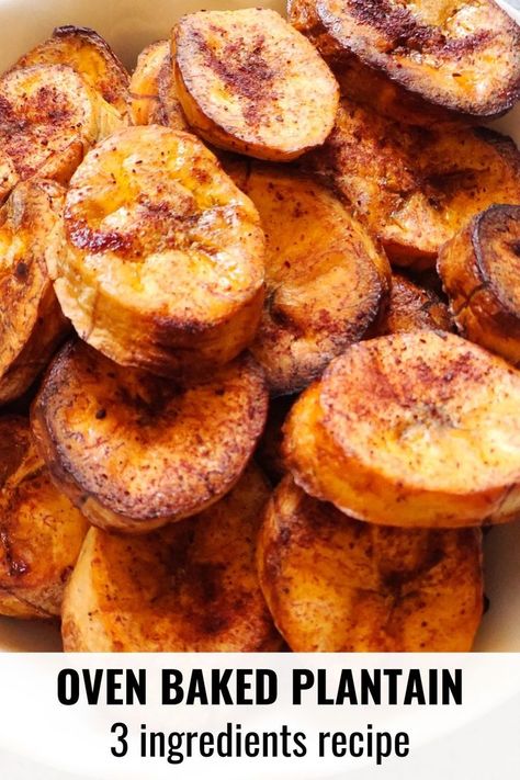 Close up shot of baked plantain slices sprinkled with ground cinnamon. Baked Plantains Recipes, Gluten Free Snacks Recipes, Baked Plantains, Healthy Snack Recipe, Easy Healthy Snack, Plantain Recipes, Ripe Plantain, 3 Ingredient Recipes, Healthy Recipes Easy Snacks