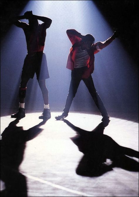 Michael Jordan & Michael Jackson Michael Jackson Jam, Stephanie Mills, Michael Jordan Basketball, Joseph Jackson, Michael Jackson Pics, King Of Pop, Paris Jackson, King Of Music, Learn To Dance