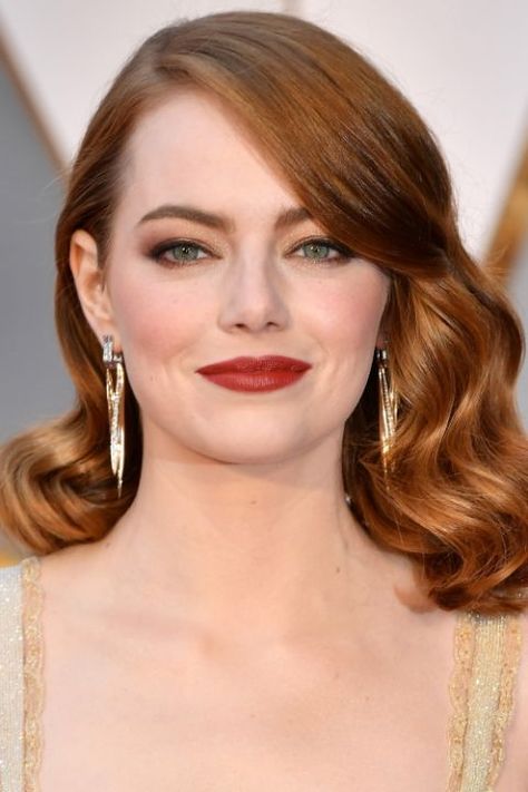 The Best Lipsticks For Summer: Emma Stone (Slide 1) Gwen Stacy Emma Stone, Red Hair Color Shades, Emma Stone Hair, Red Hair Looks, Summer Lipstick, Fiery Red Hair, Red Carpet Hair, Bold Hair Color, Emma Jane