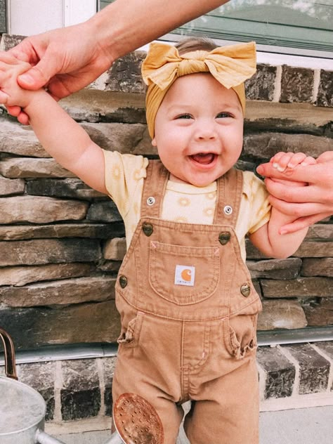 Baby Carhartt Overalls Outfit, Baby Camping Outfit, Baby Girl Country Outfits, Baby Carhartt Outfit, Carhartt Baby Outfits, Country Toddler Girl, Western Baby Outfits, Baby Carhartt Overalls