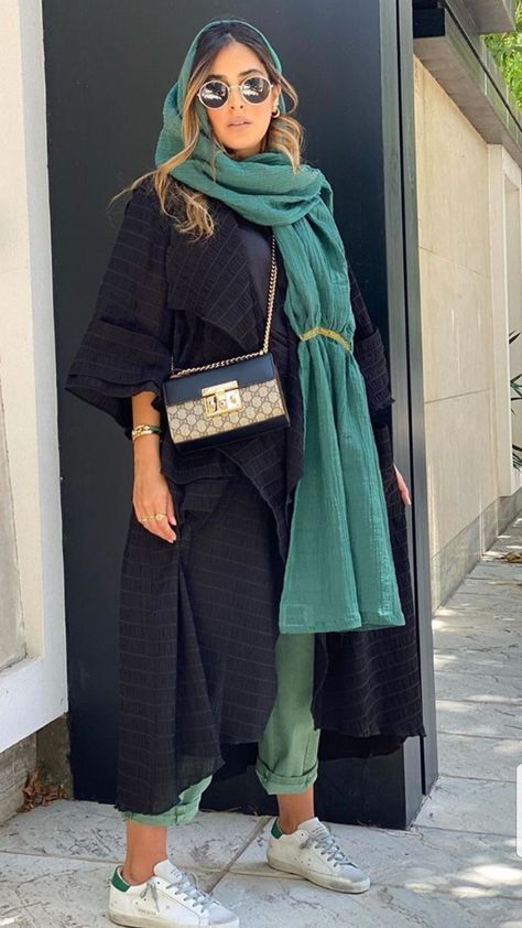 Iranian Fashion Street Styles, Turkish Fashion Modern Style, Fashion Modern Style, Tehran Street Style, Iranian Fashion, Persian Fashion, Mode Kimono, Bridal Lehenga Collection, Modern Hijab Fashion