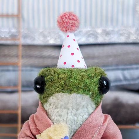 India Rose Crawford on Instagram: "It's Frog's Birthday! 🎉🐸🎂 Frog has had a lovely morning, a cup of tea and a slice of birthday cake in bed 💖☕🍰 Happy Birthday Froggy, Love from India ☀️ #frog #birthday #birthdaycake #knittedfrog" Slice Of Birthday Cake, Birthday Frog, Frog Birthday, India Rose, Lovely Morning, Crochet Frog, Happy Birthday Pictures, A Cup Of Tea, Birthday Pictures