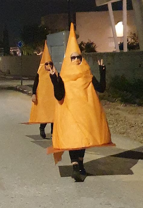 Costume Ideas Single Women, Sweatpants Halloween Costumes, Cringe Halloween Costumes, Funny Costumes Duo, Duo Costumes Funny, Funny Duo Costumes, Traffic Cone Costume, Hollowed Costumes, Cone Costume