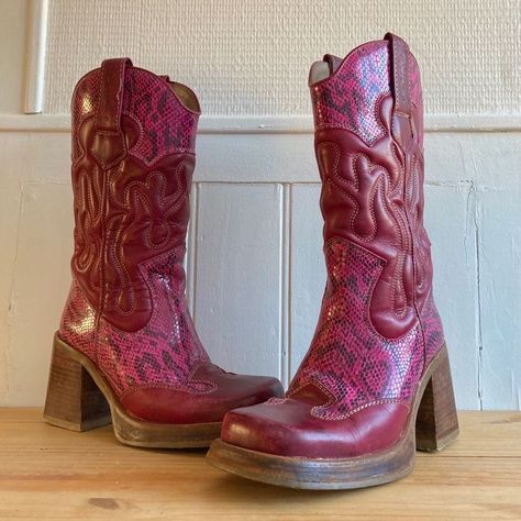 Vintage Destroy Boots, Going Out Shoes Not Heels, Destroy Boots, Basket Vintage, Funky Shoes, Shoe Inspo, Thrift Finds, Swag Shoes, Vintage Boots