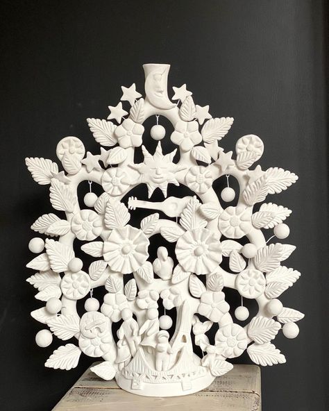 Sablan Ceramics on Instagram: “This is “Amado” (beloved) an all white custom ordered handcrafted personalized Mexican Tree of Life memorial. Inspired by vintage Arbols…” Mexican Tree Of Life, Family Altar, Sacred Hearts, Mexican Ceramics, Single Candle, Custom Memorial, Mexican Pottery, Ceramics Pottery Art, Ceramics Ideas Pottery