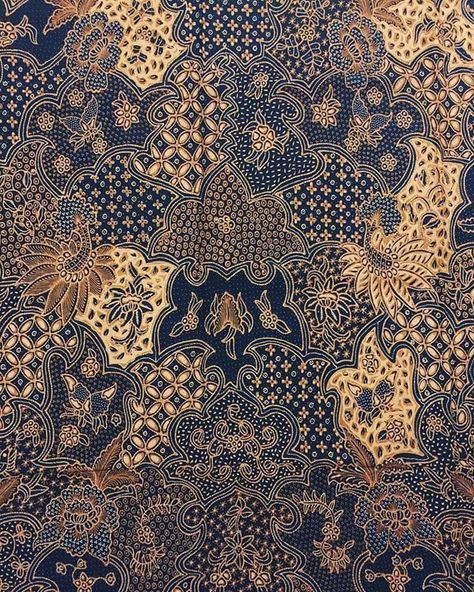 Batik Bali, Acrylic Painting Diy, Indonesian Art, Motif Batik, Batik Art, Batik Design, Batik Pattern, Pretty Patterns, Gold Print