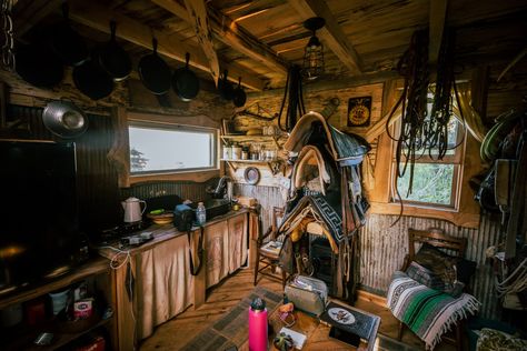 Cowboy Airbnb, Theme Airbnb, Cowboy House, Window Fan, Cowboy Coffee, Side Road, Cowboy Theme, Pikes Peak, Themed Room