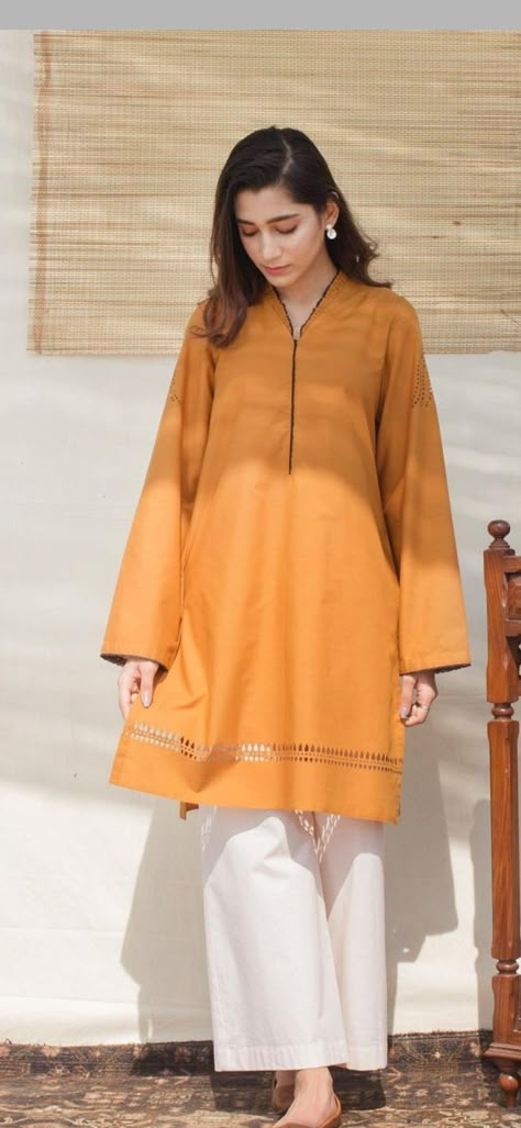 Kamiz Shalwar Design, Solid Pakistani Dress, Kurta Shalwar Design Women, Simple Pakistani Dresses Simple Pakistani Dresses Shalwar Kameez, Pakistani Casual Wear Simple Salwar Kameez, Casual Shalwar Kameez Designs For Women, Short Kameez Designs, Pakistani Simple Kurti, Simple Kamiz Design