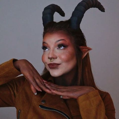 Tiefling Cosplay Makeup, Satyr Makeup, Tiefling Costume, Tiefling Makeup, Goat Makeup, Sfx Makeup Ideas, Love Stage, Sfx Makeup, Stage Makeup