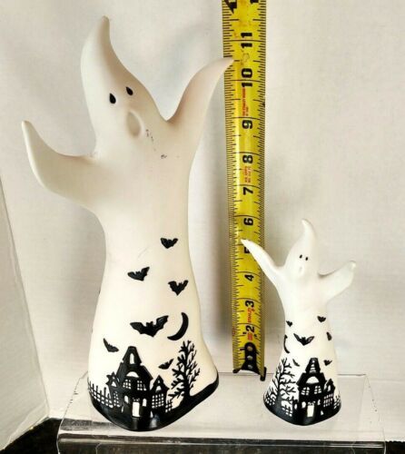 Ceramic Ghost Painting Ideas, Ghost Figurines, Ghost Painting Ideas, Halloween Pottery, Painted Cats, Ceramic Ghost, Ghost Painting, Seasonal Wall Decor, Pottery Inspiration