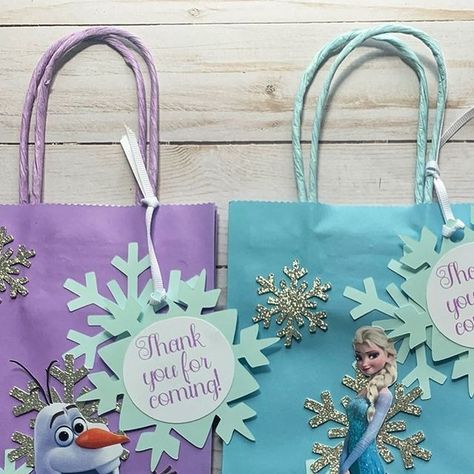 Jess✨ | Custom Kid Party Decorations🎉 on Instagram: "Frozen favor bags are also available as a custom order❄" Frozen Goodie Bags, Frozen Goodie Bag Ideas, Frozen Candy Bags, Frozen Gift Bags, Frozen Favor Bags, Frozen Party Bags, Frozen Favors, Frozen Party Favors, Frozen Themed Birthday Party