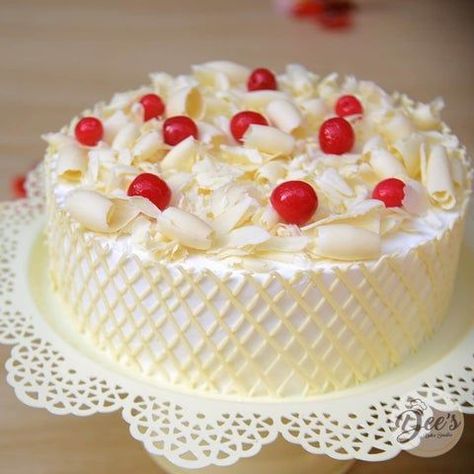 Forest Cake Design, White Forest Cake, Baking Cakes Ideas, White Chocolate Cherry, Chocolate Cherry Cake, Chocolate Cake Designs, Cake Baking Pans, Online Cake Delivery, Cake White