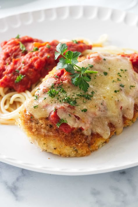 Olive Garden Chicken Parmigiana, Parmesan Crusted Chicken Recipe, Olive Garden Chicken, Crusted Chicken Recipes, Chicken Parmesan Recipe, Chicken With Italian Seasoning, Chicken Parmigiana, Parmesan Crusted Chicken, Chicken Parm