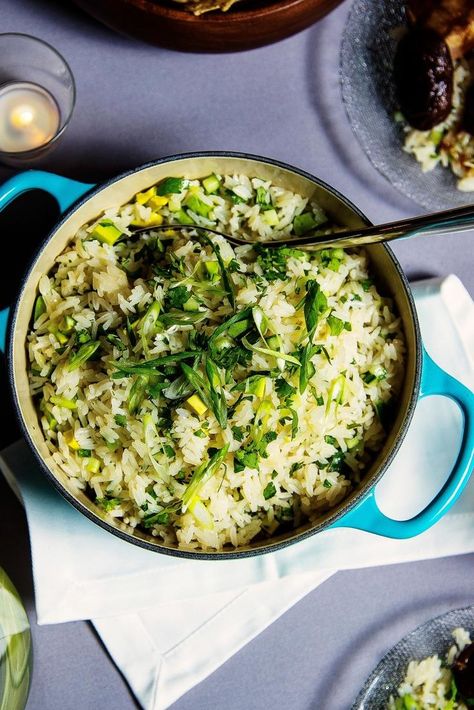 You're going to be serving this rice pilaf tossed with herbs, cucumbers and avocado all summer long. Cucumber Rice, Summer Dinner Party Menu, Cucumber Pasta, Cucumber Pasta Salad, Easy Cucumber Salad, Avocado Rice, Rice Pilaf Recipe, Cucumber Avocado, Dinner Party Summer