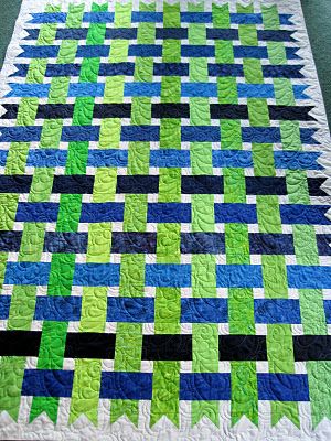 Woven Quilt, Finished Quilts, Ribbon Quilt, Quilt Modernen, Woven Ribbon, Jellyroll Quilts, Green Quilt, Strip Quilts, Blue Quilts