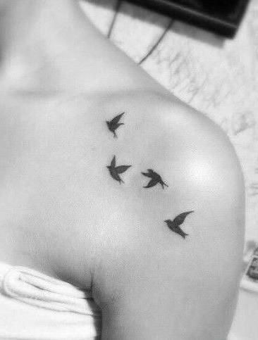 Bird Shoulder Tattoos, Bird Tattoos For Women, Black Bird Tattoo, Small Bird Tattoo, Shape Tattoo, Wrist Tattoos For Guys, Muster Tattoos, Inspiration Tattoos, Small Wrist Tattoos