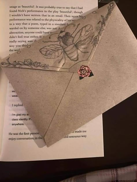 Letter Aesthetic Envelope, Old Love Letters Aesthetic, Envelope Aesthetic, Diana Core, Ideas Cartas, Gift Baskets For Him, How To Make An Envelope, Old Letters, Health Art