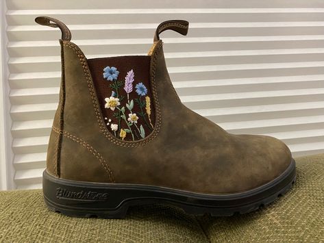 Wildflowers embroidered on #blundstone boots! #embroidery Blundstone Boots Embroidery, Embroider Blundstone, Embroidered Chelsea Boots, Embroidery On Boots, Embroidery On Blundstone, Embroidered Blundstone Boots, Aesthetic Winter Boots, Embroidered Blundstone, Blundstone Embroidery