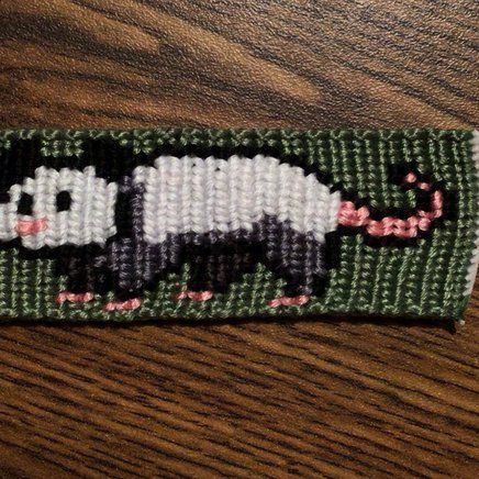 Opossum Alpha Pattern, Possum Alpha Pattern, Pixel Beads, Bracelets Patterns, Diy Friendship Bracelets Patterns, Bead Charms Diy, Animals Cute, Friendship Bracelets Diy, Macrame Ideas