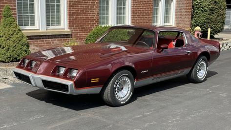 Pontiac Firebird Formula, Firebird Formula, New Roads, New Motorcycles, Automotive Photography, Indianapolis Indiana, Pontiac Firebird, Mecum Auction, Firebird