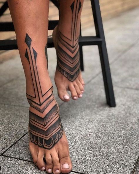 42 Tattoo, African Tattoo, Boho Tattoos, Anklet Tattoos, Muster Tattoos, Tattoos Geometric, Tattoo Design Ideas, Foot Tattoo, American Traditional Tattoo