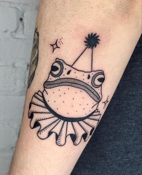 All Red Ink Tattoo Sleeve, Clown Frog Drawing, Weird Thigh Tattoos, Cute Clown Tattoo Ideas, Clown Frog Tattoo, Clown Animal Tattoo, Silly Traditional Tattoos, Weird Art Tattoo, Tiny Clown Tattoo