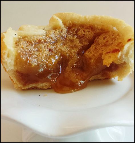 Canadian Butter Tarts Gooey Butter Tarts, Butter Tarts With Corn Syrup, Runny Butter Tarts Recipe, Butter Tarts Recipe Easy, Canadian Butter Tarts Recipe, Butter Tarts Canadian, Sweet Tartlets, Vegan Butter Tarts, Butter Pecan Tarts