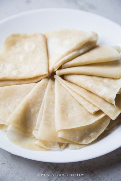 Peking Duck Pancakes (Spring Pancakes/ Mandarin Pancakes/ Chun Bing) Peking Duck Pancakes Recipe, Chinese Pancakes Duck, Chinese Pancakes Recipe, Spring Pancakes, Pancake Recipies, Asian Pancakes, Peking Duck Pancakes, Mandarin Pancakes, Rice Flour Pancakes