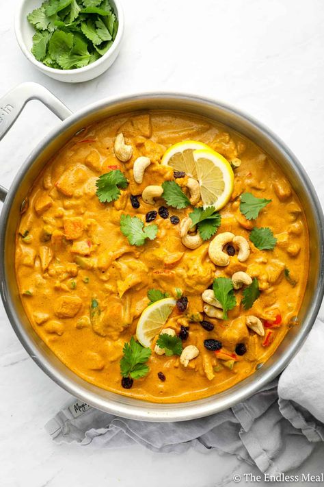 Curl up with a bowl of the ultimate comfort food - a flavorful, warming curry. This wholesome vegetable korma ticks all the boxes: it has a flavor-packed, rich and creamy sauce made with yogurt and a blend of aromatic spices, blended cashews, coconut milk, and assortment of vibrant fresh vegetables. #theendlessmeal #korma #meatlessmonday #curry #vegan #vegetariankorma #indian #indiancurry Coconut Korma, Korma Curry Recipes, Veggie Korma, Vegan Korma, Vegetable Korma Recipe, Vegetarian Korma, Vegetable Korma, Korma Curry, Coconut Lentil Curry